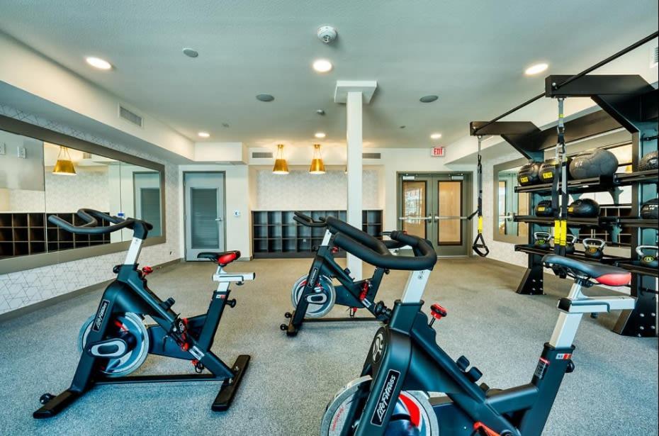 Cozysuites Phx Roro Gym, Pool, Pets, Parking! #9 Phoenix Exterior photo